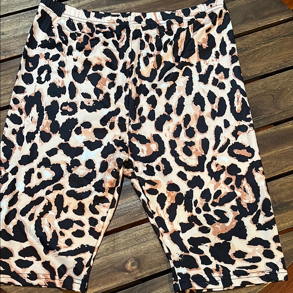 Large NWOT Animal Print Shorts